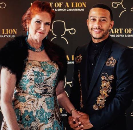 Cora Schensema with her son Memphis Depay.